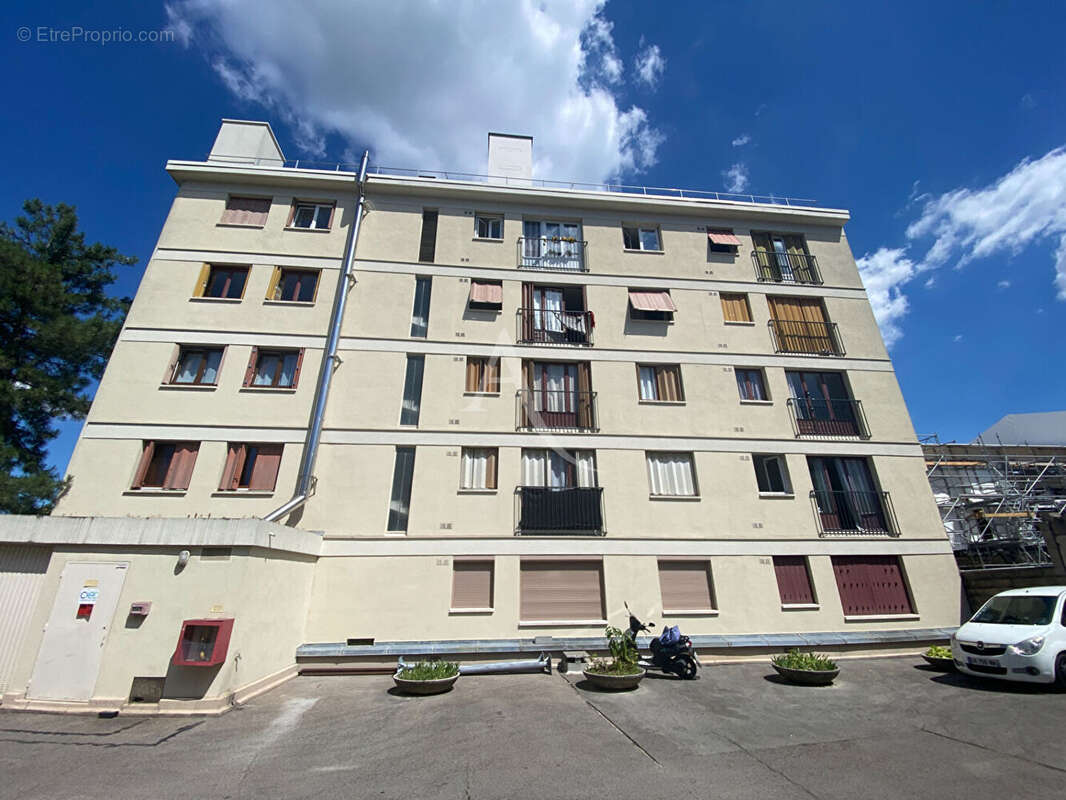 Appartement à GENNEVILLIERS