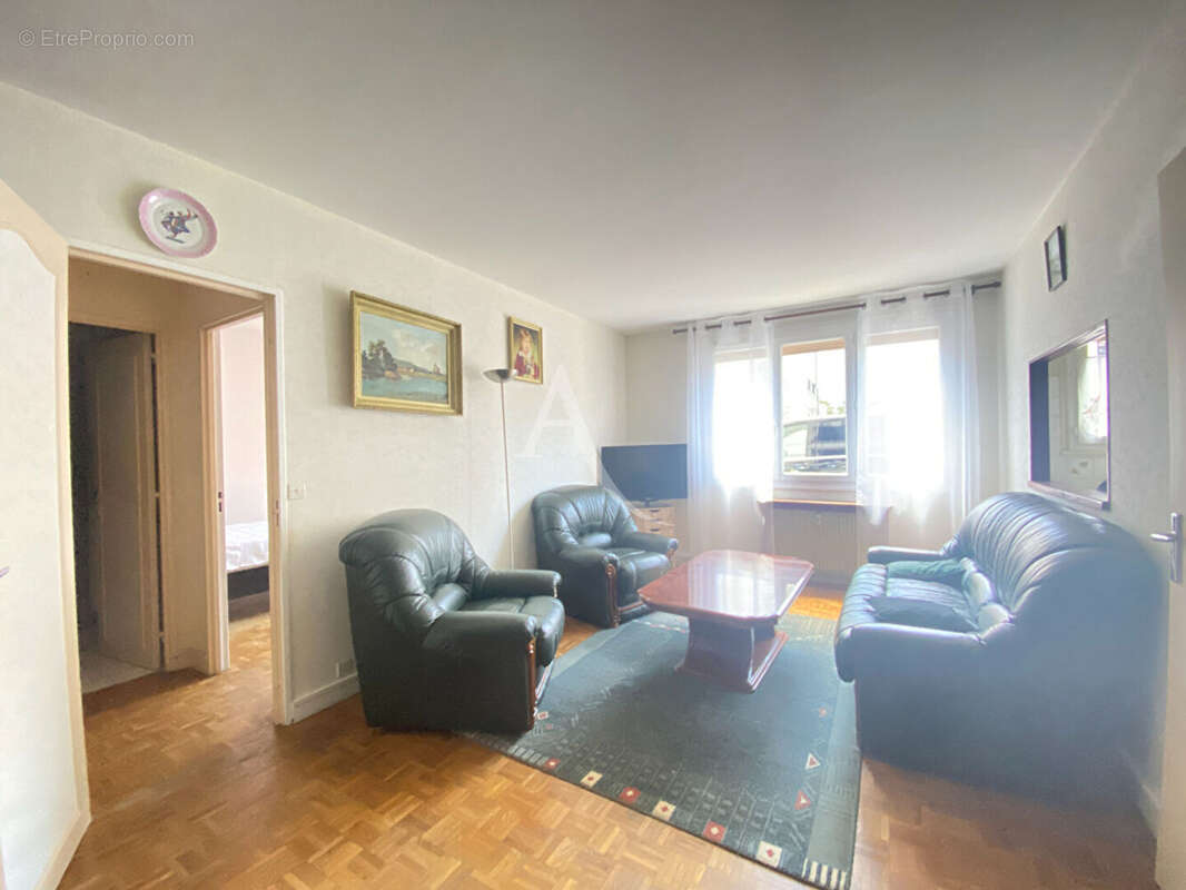 Appartement à GENNEVILLIERS