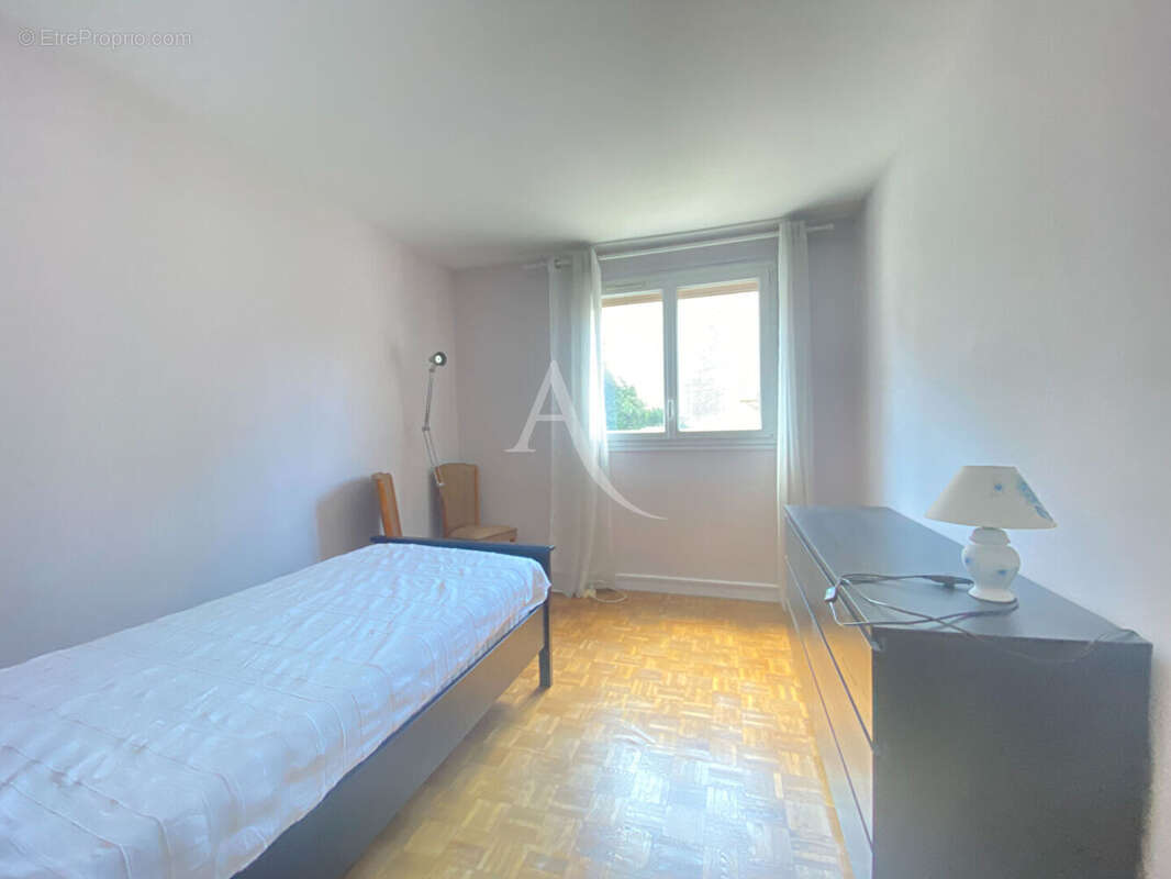 Appartement à GENNEVILLIERS