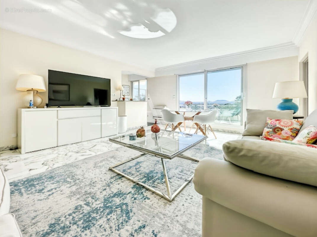 Appartement à LE CANNET