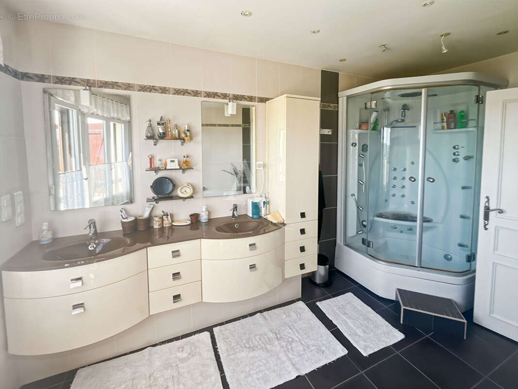 Maison à VAUX-SUR-SEINE