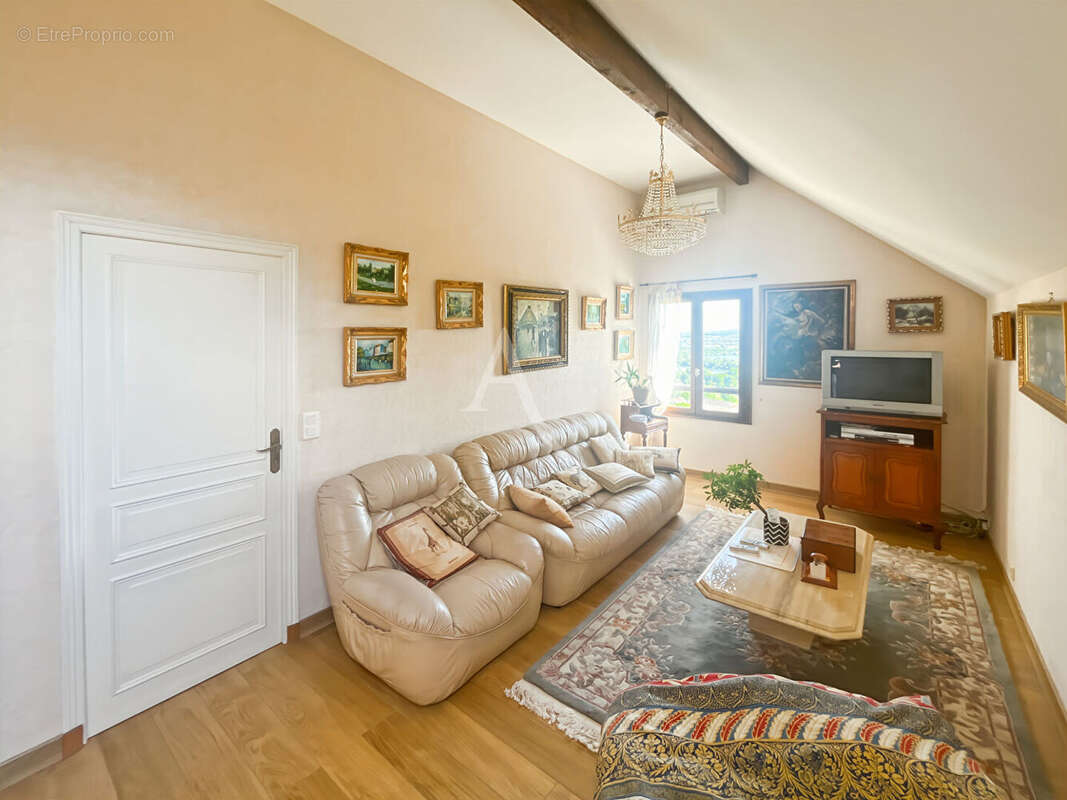 Maison à VAUX-SUR-SEINE