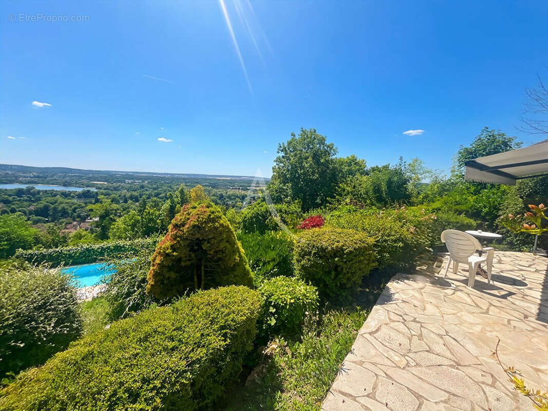 Maison à VAUX-SUR-SEINE