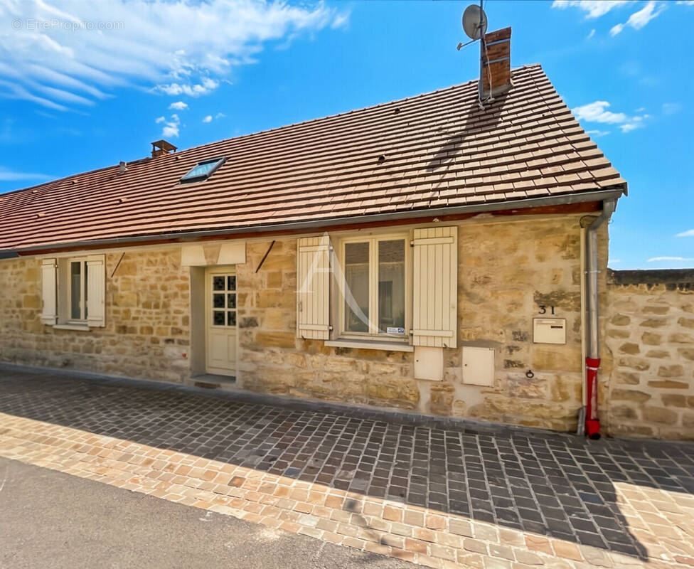 Maison à AUVERS-SUR-OISE
