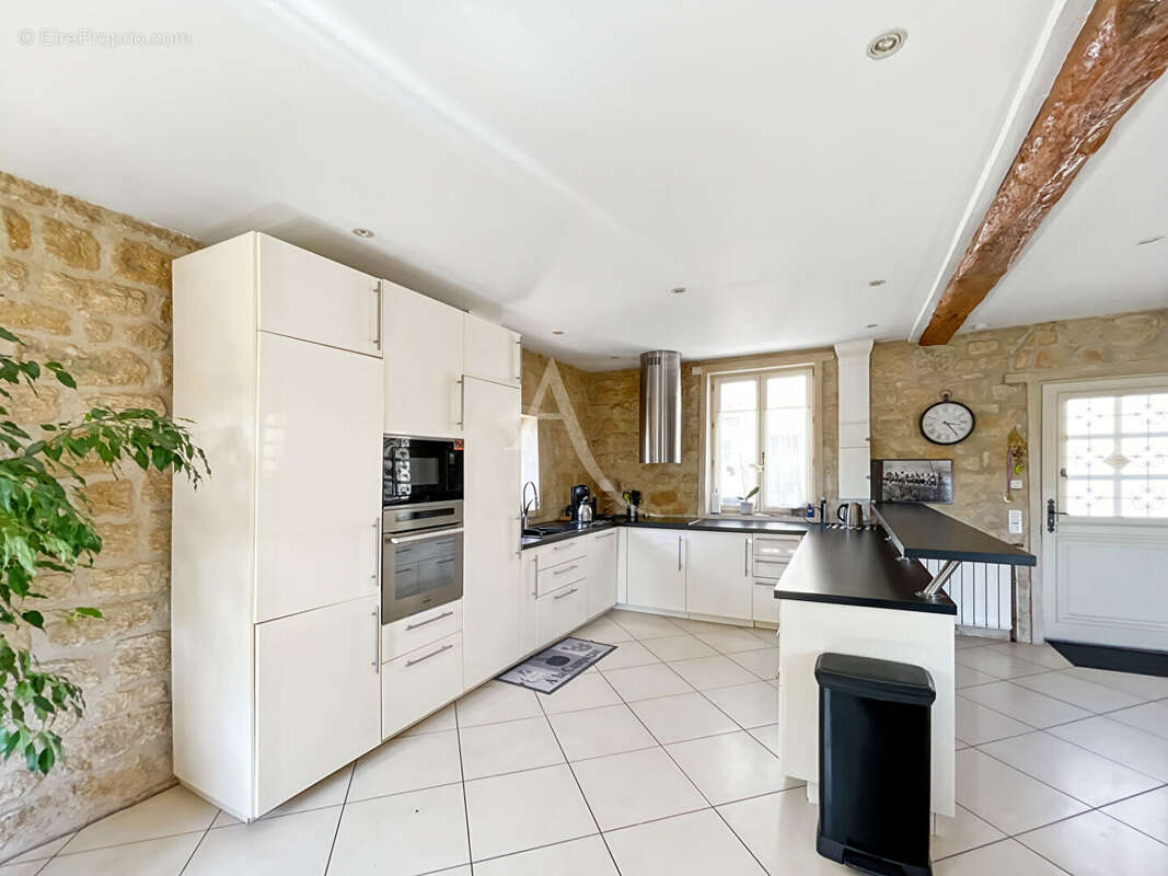 Maison à AUVERS-SUR-OISE