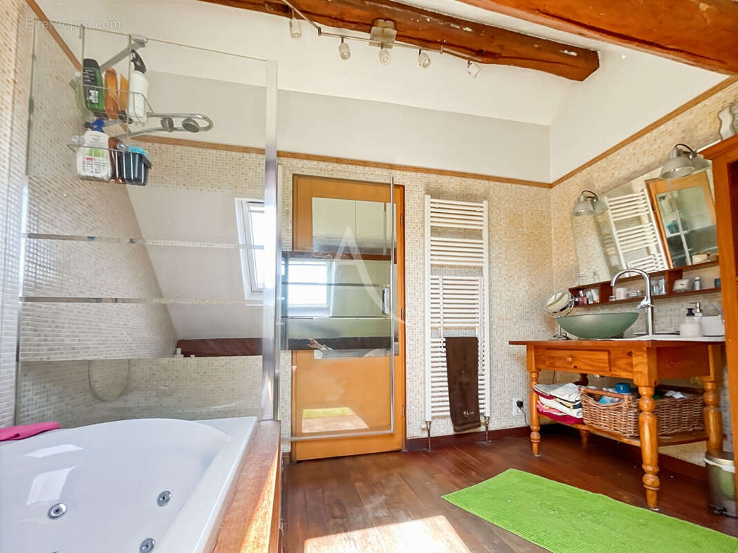 Maison à AUVERS-SUR-OISE