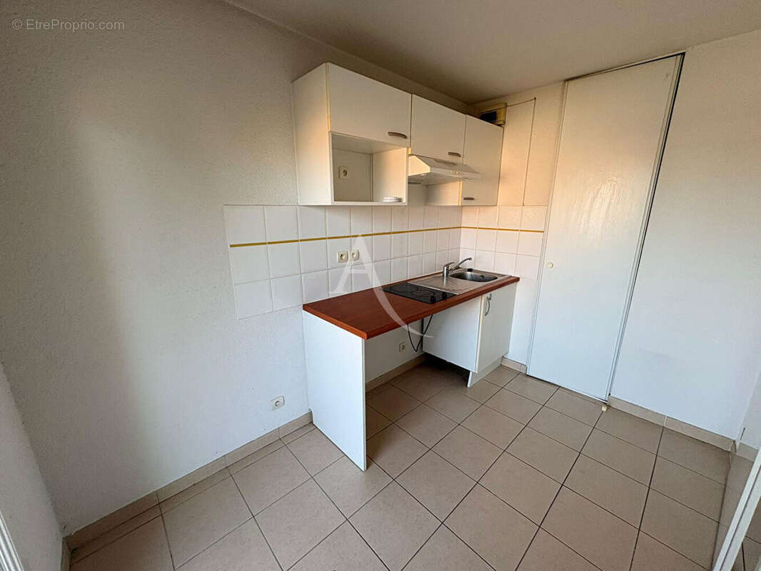 Appartement à BEAUZELLE