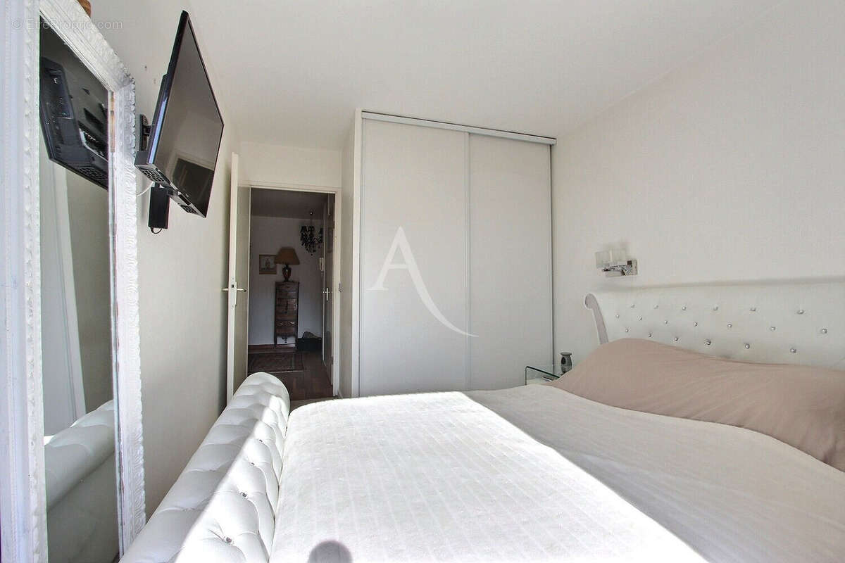 Appartement à VILLENEUVE-LA-GARENNE