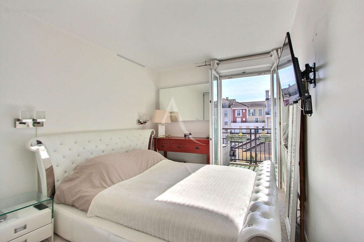 Appartement à VILLENEUVE-LA-GARENNE