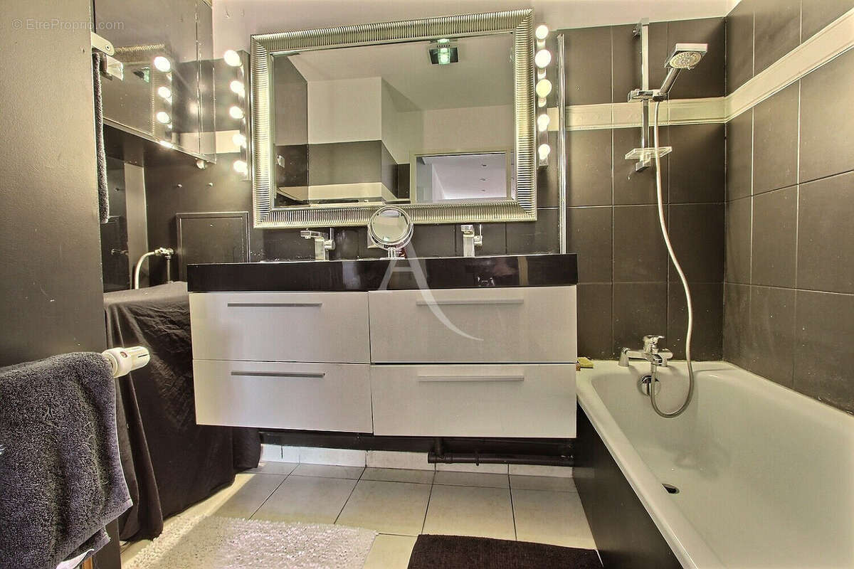 Appartement à VILLENEUVE-LA-GARENNE