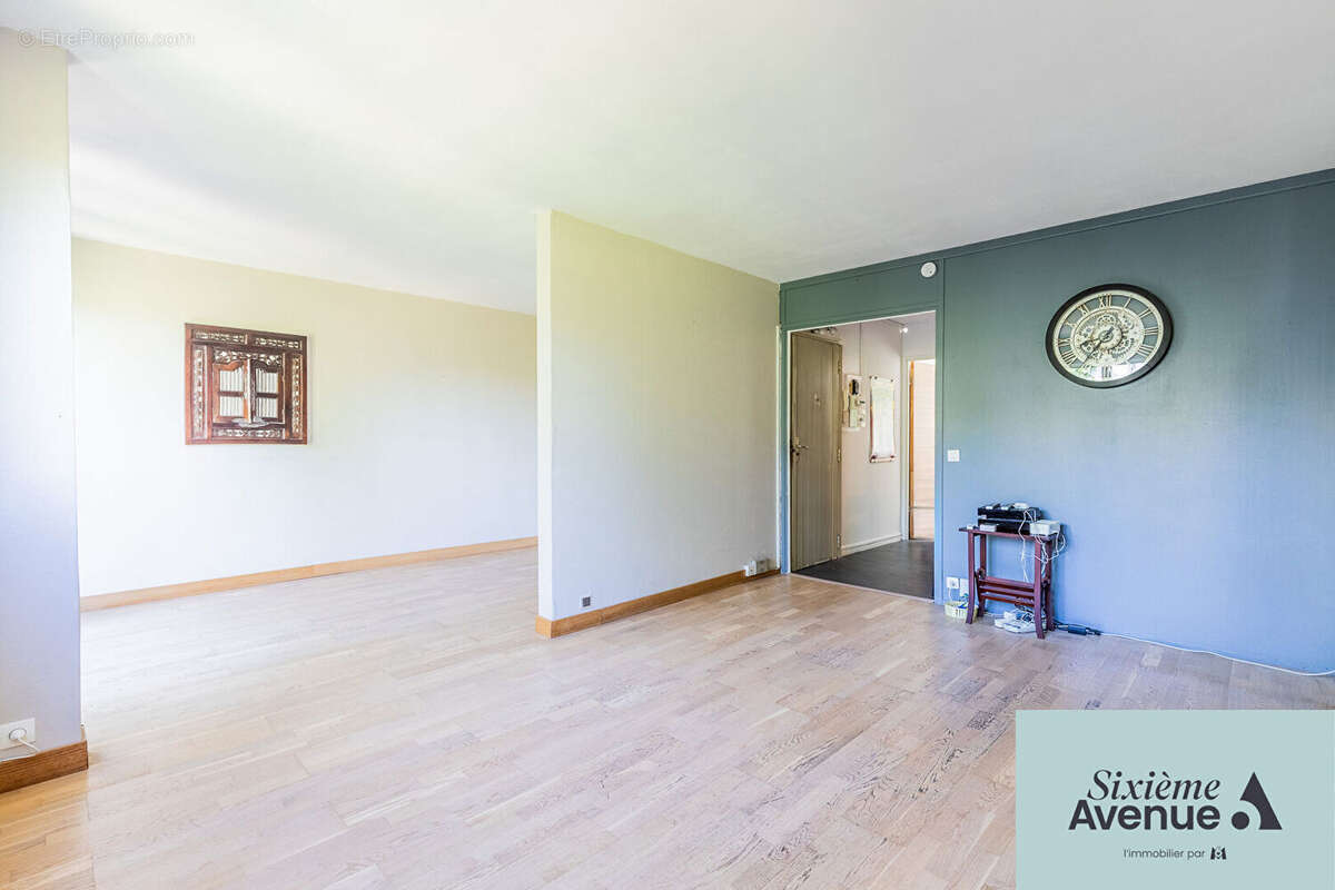 Appartement à CHILLY-MAZARIN