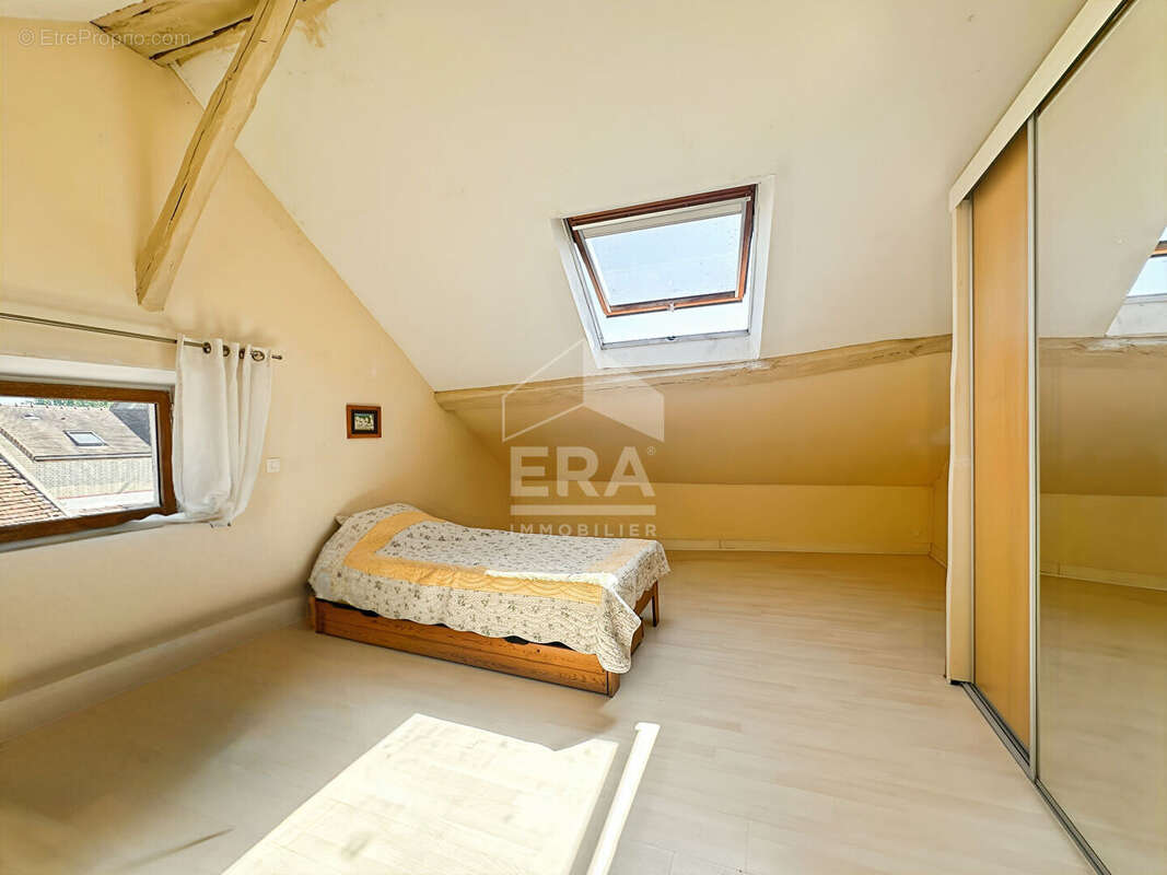 Maison à SAINT-FARGEAU-PONTHIERRY