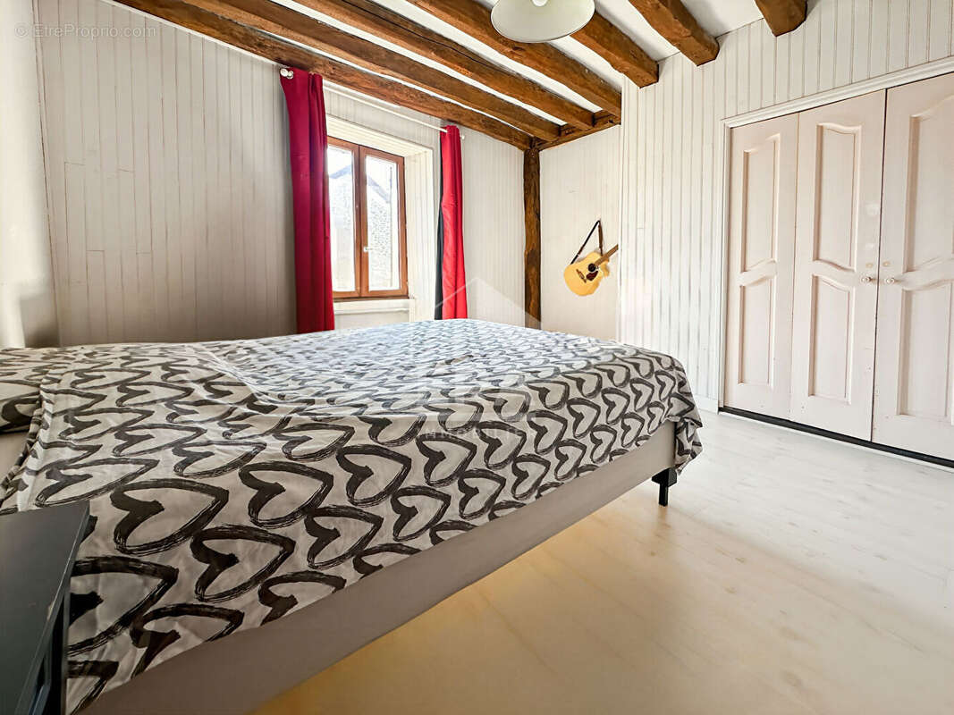 Maison à SAINT-FARGEAU-PONTHIERRY