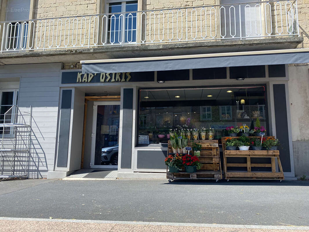 Commerce à AUNAY-SUR-ODON