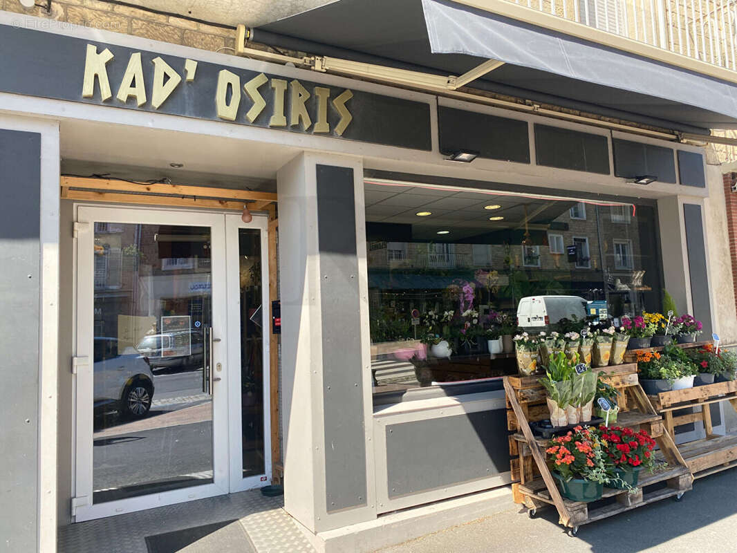 Commerce à AUNAY-SUR-ODON