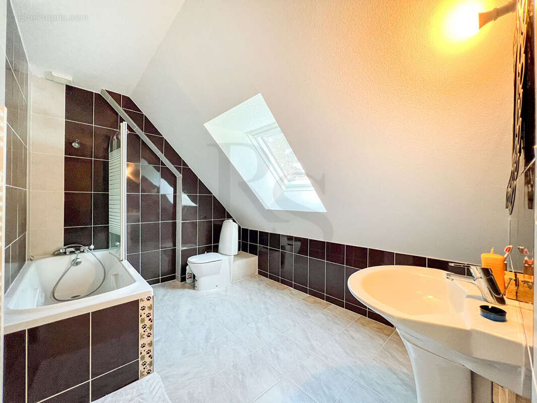 Maison à SAINT-GEORGES-DES-GROSEILLERS