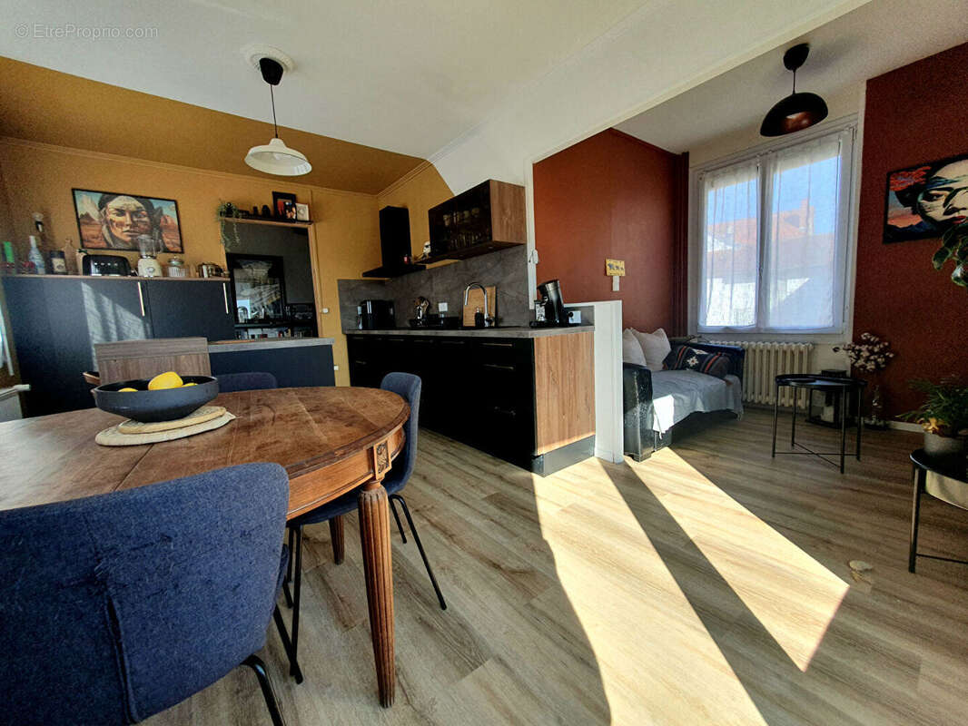 Maison à NERIS-LES-BAINS