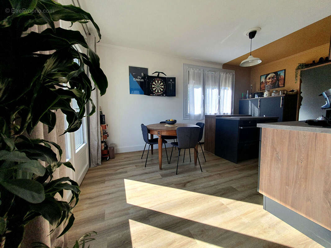 Maison à NERIS-LES-BAINS