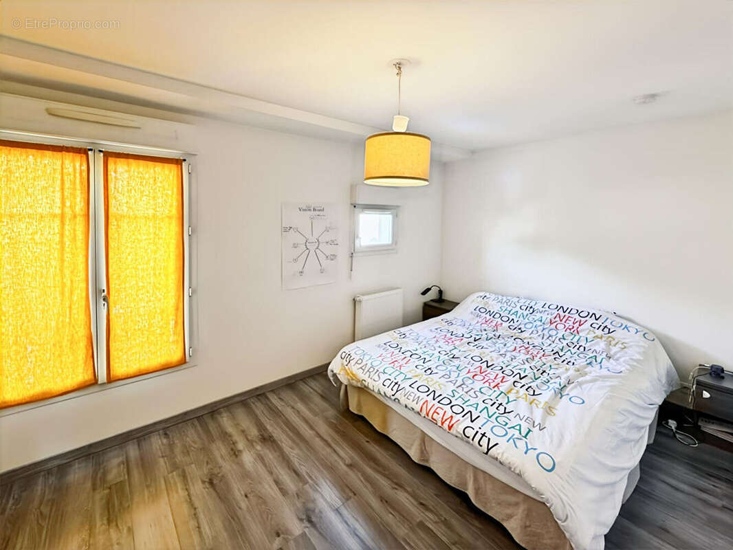 Maison à SAVIGNY-LE-TEMPLE