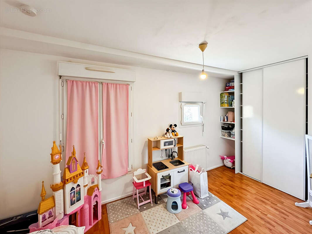 Maison à SAVIGNY-LE-TEMPLE