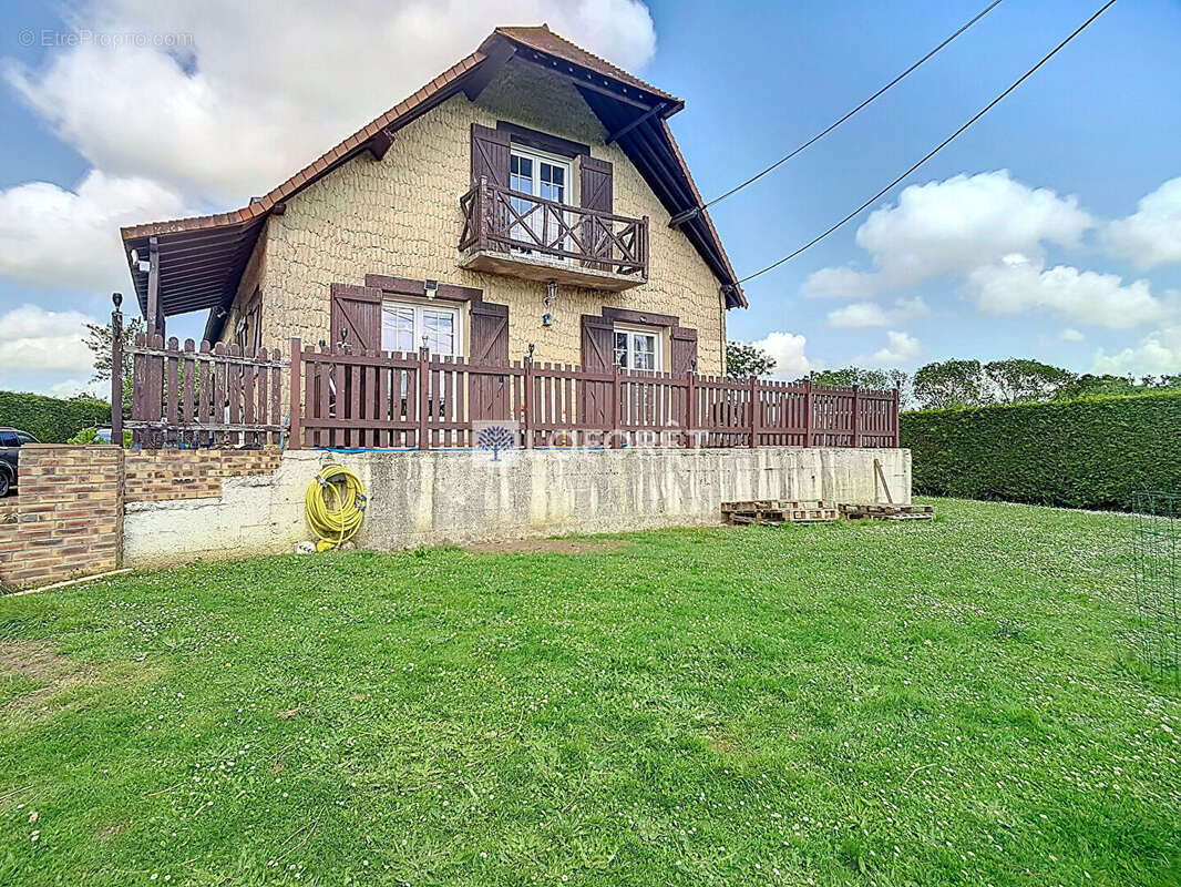 Maison à NOYERS-BOCAGE