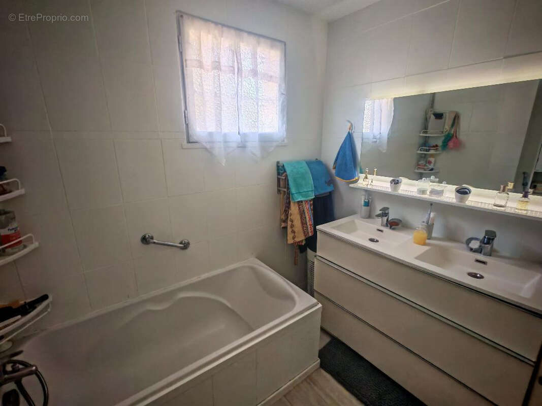 Maison à SARTROUVILLE