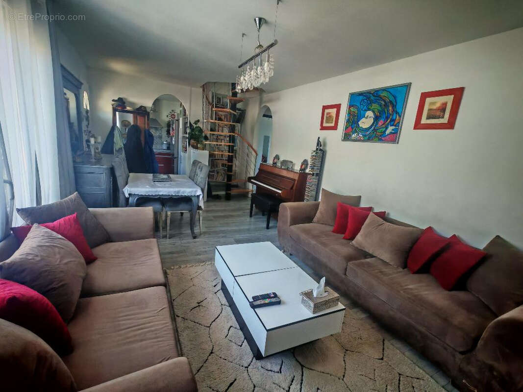 Maison à SARTROUVILLE