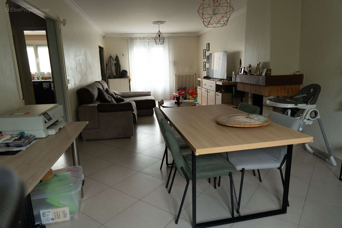 Maison à SARTROUVILLE