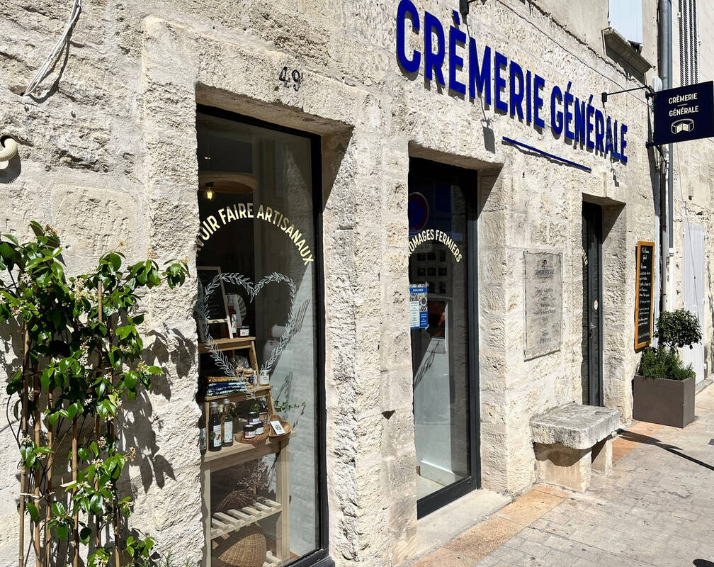 Commerce à VILLENEUVE-LES-AVIGNON