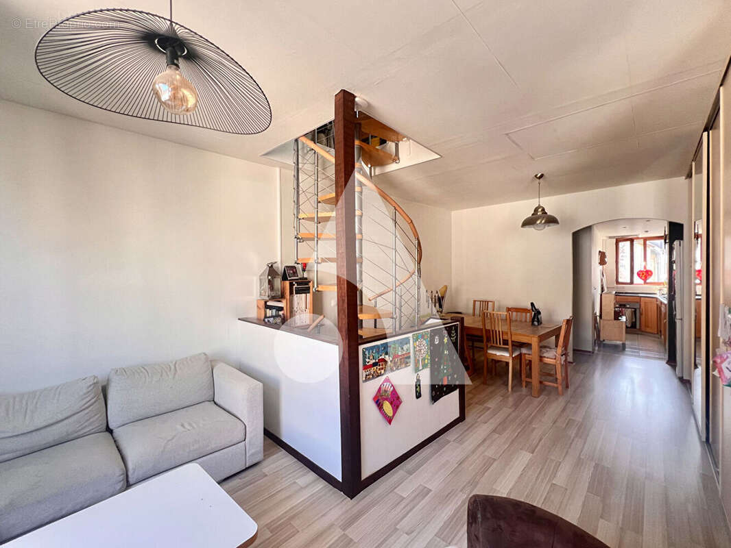 Maison à COUILLY-PONT-AUX-DAMES