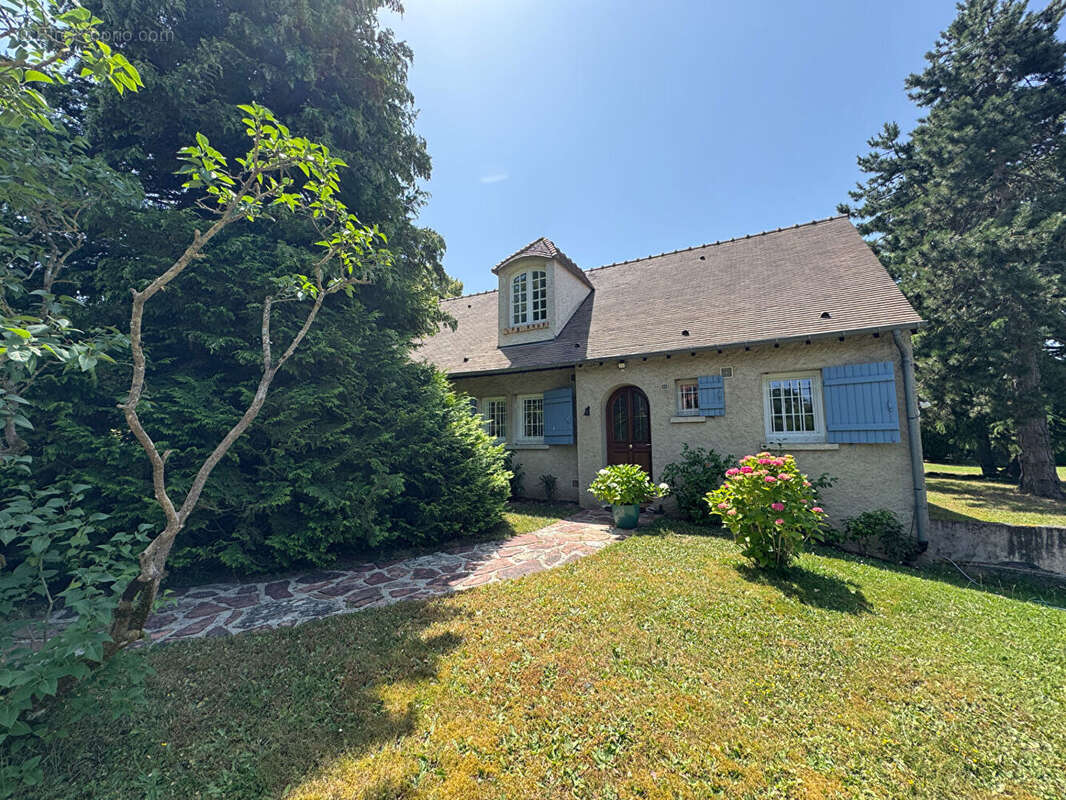 Maison à MONTFORT-L'AMAURY