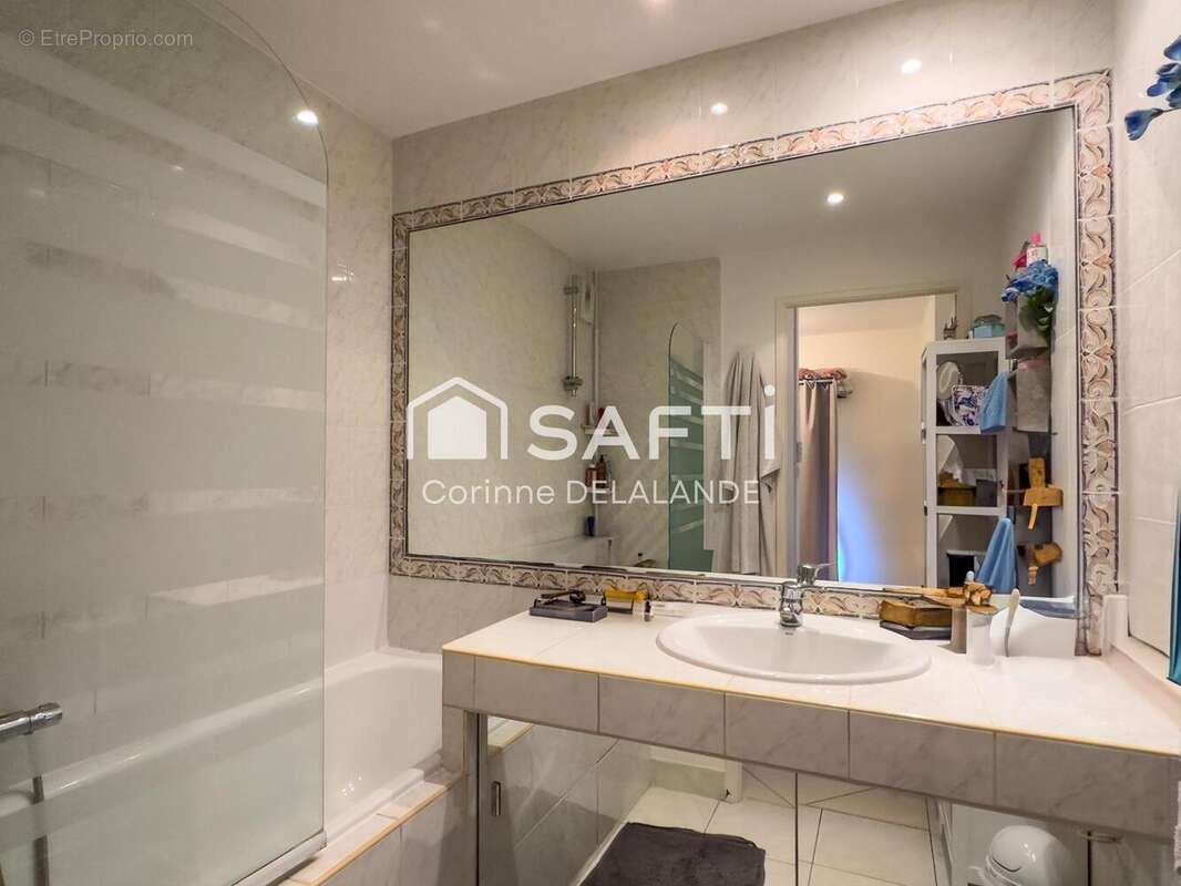 Photo 8 - Appartement à SAINT-LAURENT-DU-VAR