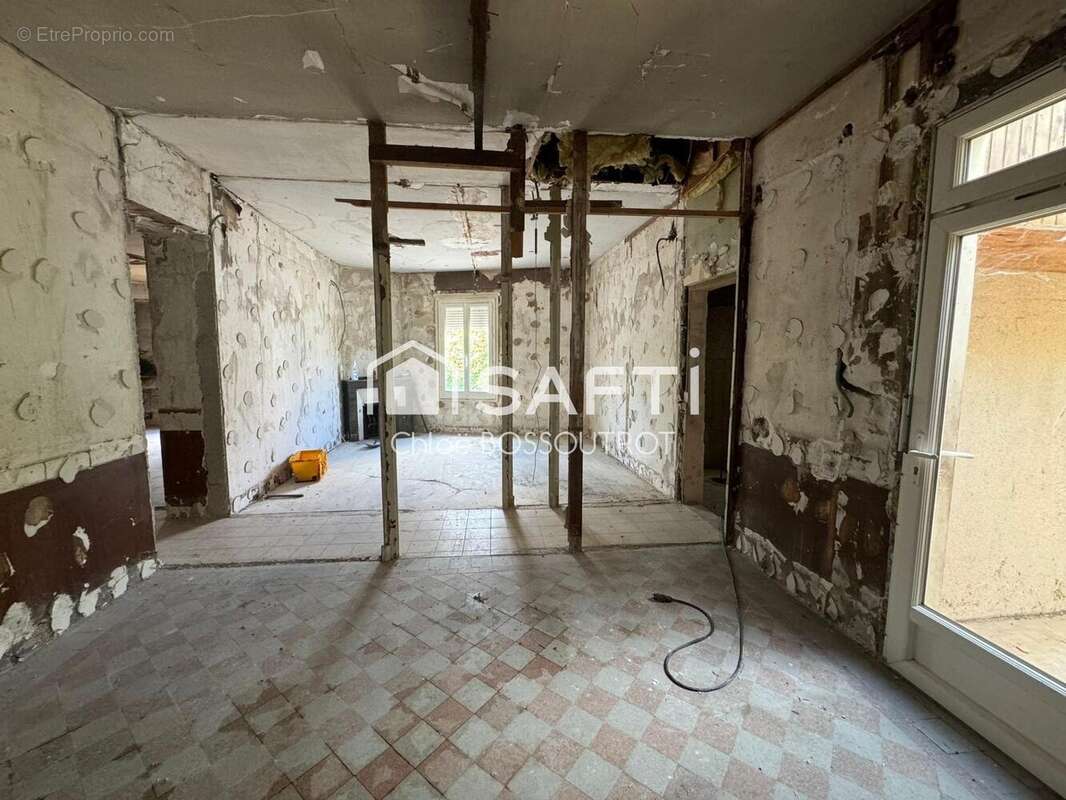 Photo 5 - Maison à TRELAZE