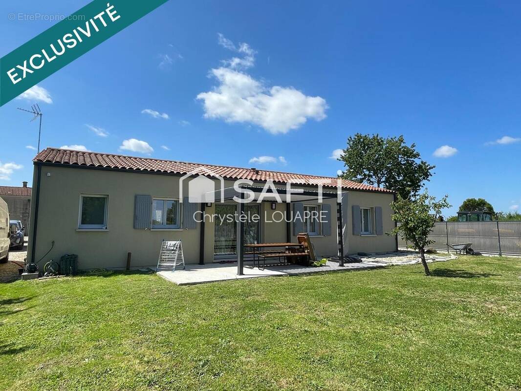 Photo 1 - Maison à SURGERES