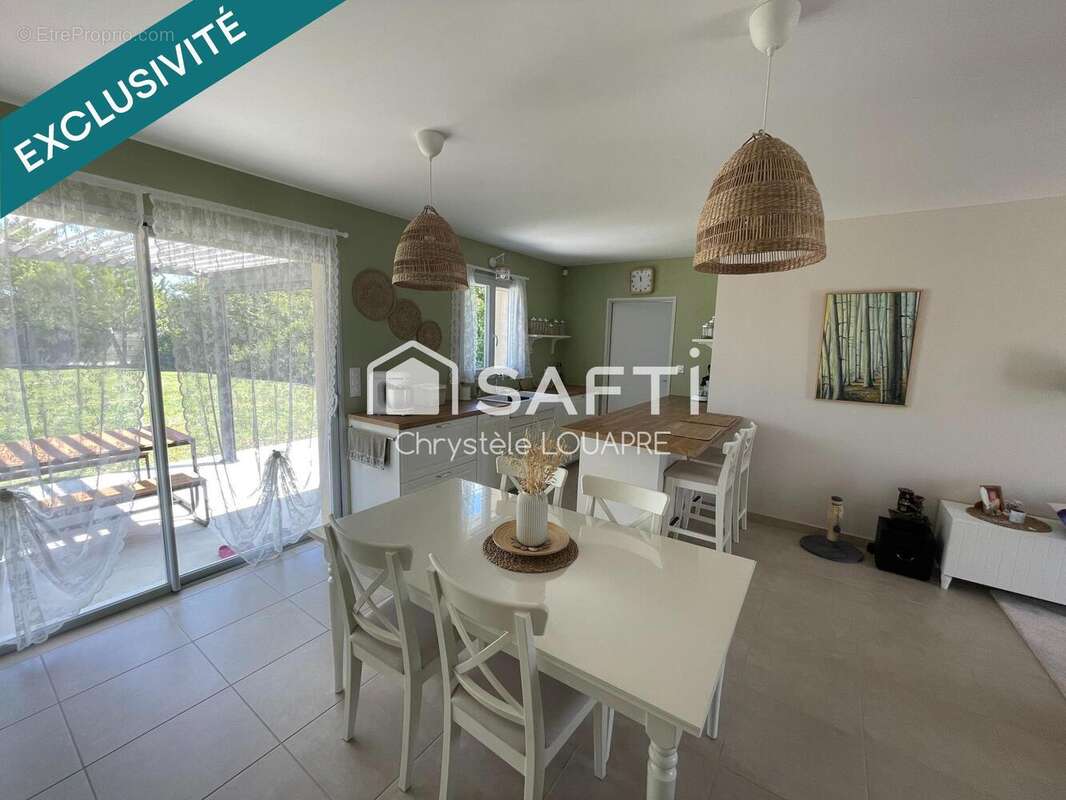 Photo 2 - Maison à SURGERES