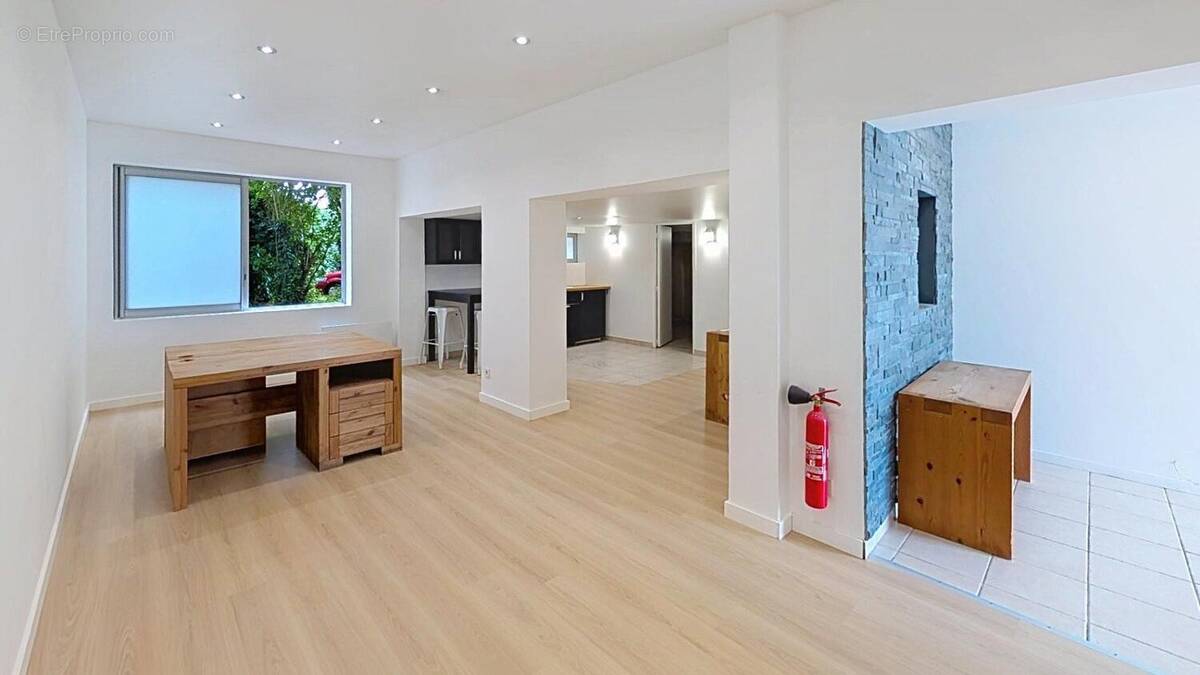 Photo 1 - Commerce à MORSANG-SUR-ORGE