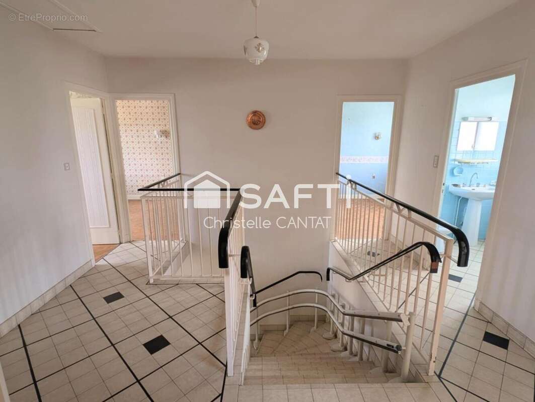 Photo 2 - Maison à MONTLUCON