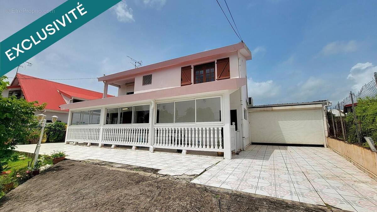 Photo 1 - Maison à LE ROBERT