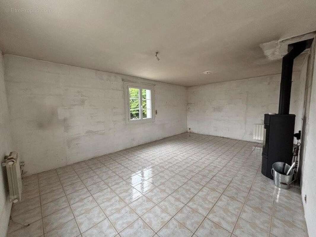 Photo 2 - Maison à NOUANS-LES-FONTAINES