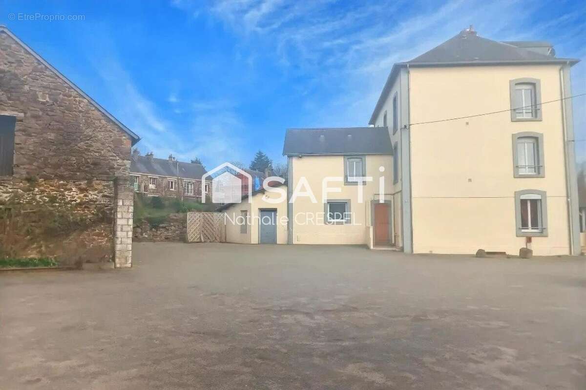 Photo 4 - Commerce à AMBRIERES-LES-VALLEES