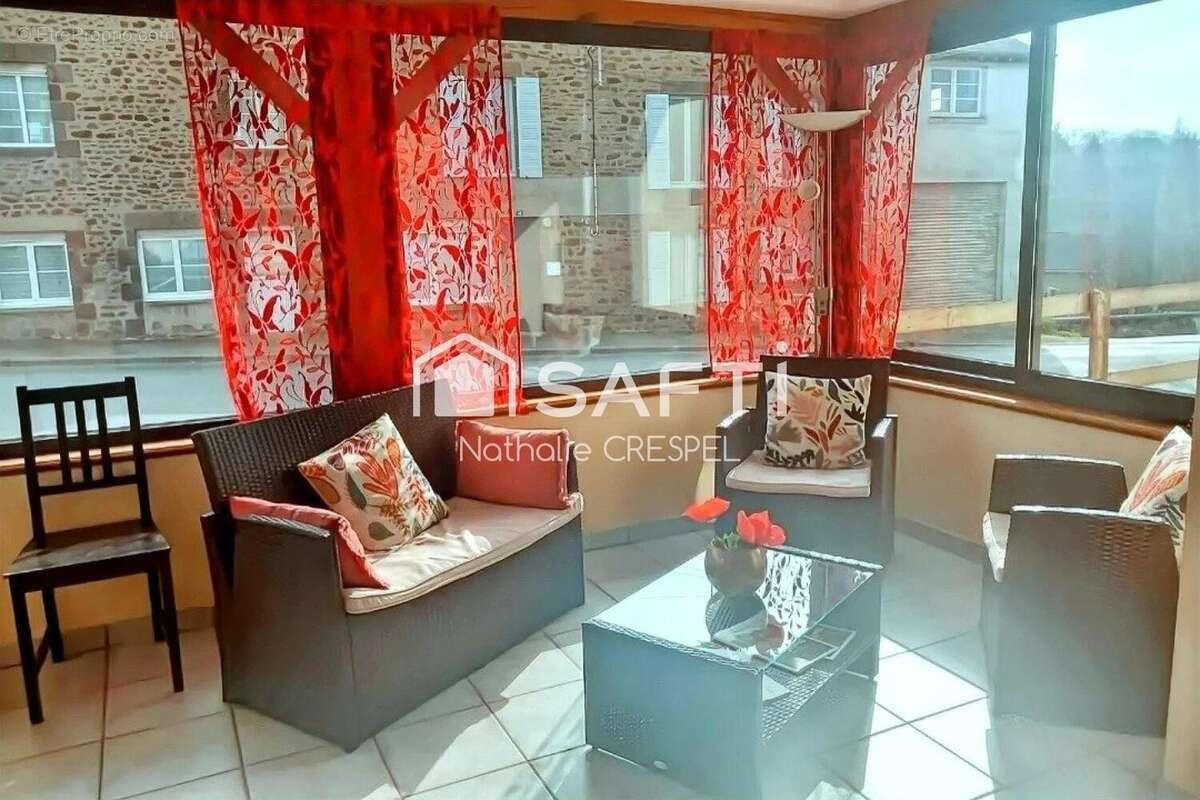 Photo 5 - Commerce à AMBRIERES-LES-VALLEES