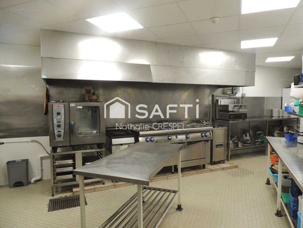 Photo 8 - Commerce à AMBRIERES-LES-VALLEES