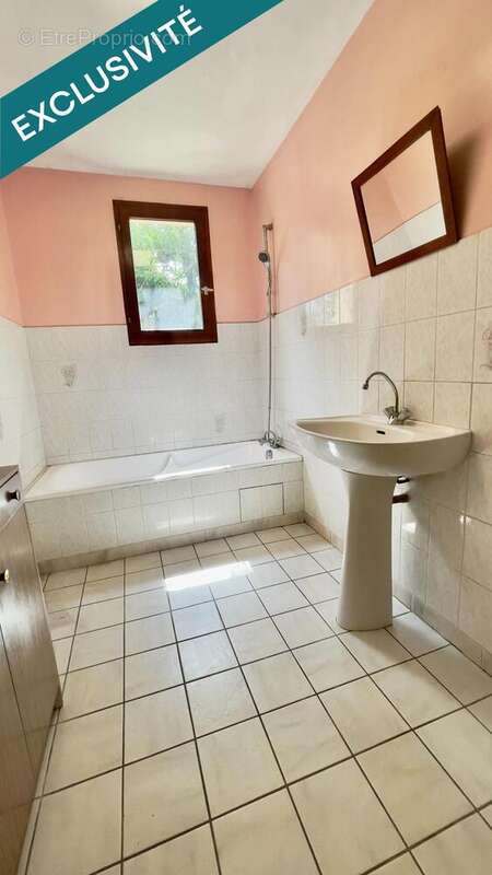 Photo 8 - Maison à ARON