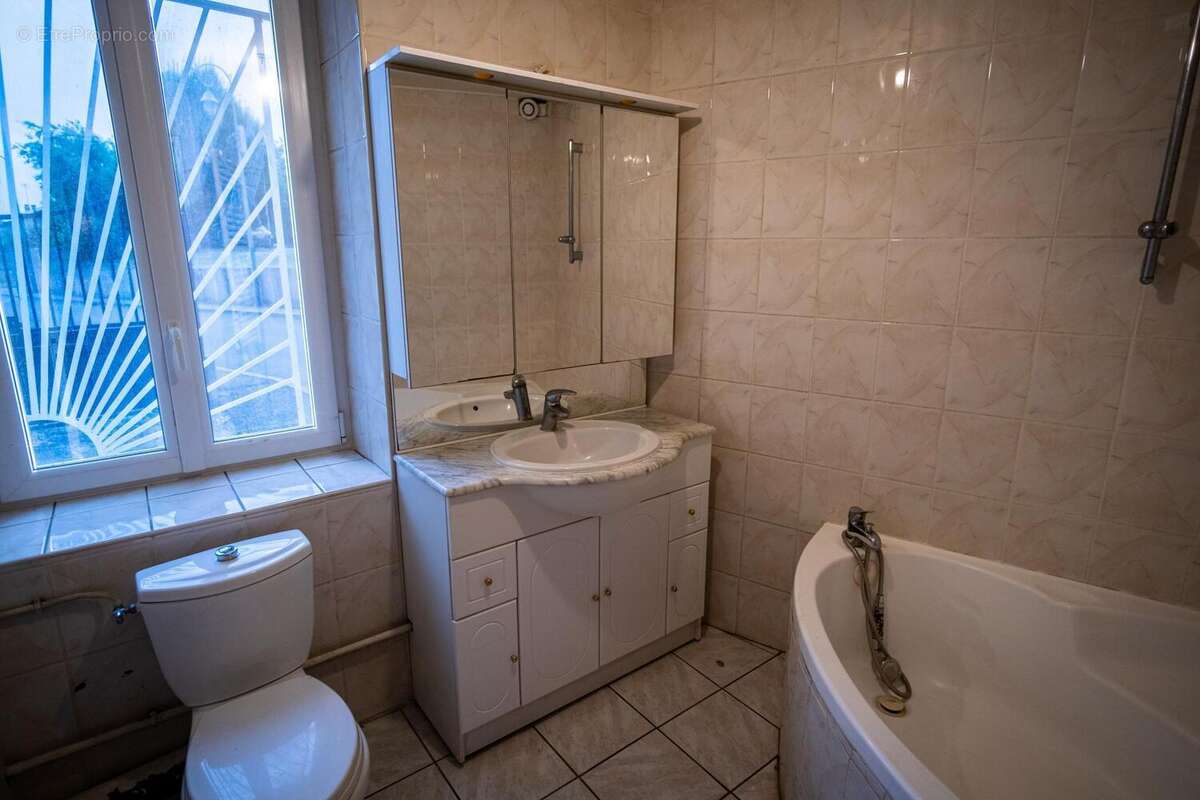 Photo 7 - Maison à LIMAS