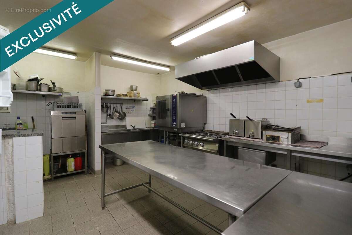 Photo 5 - Commerce à LA ROQUE-D&#039;ANTHERON