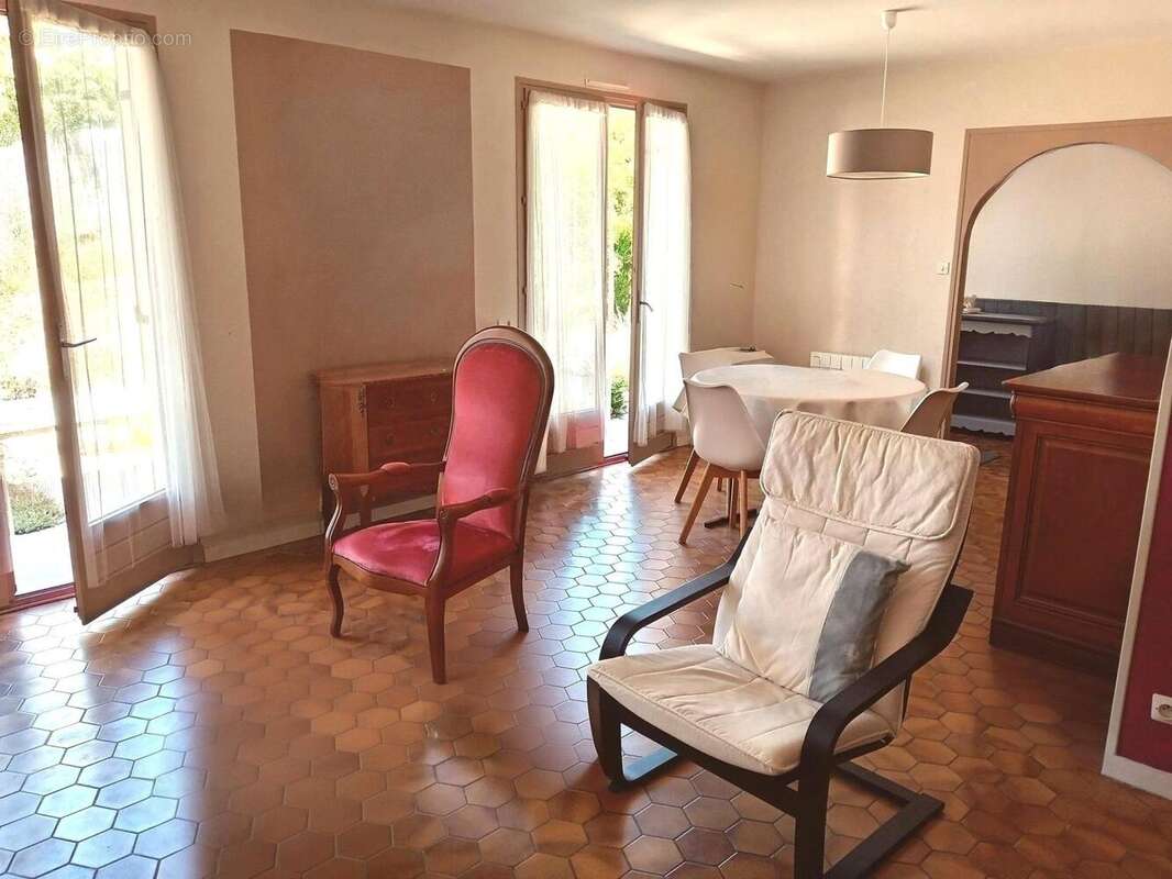 Photo 5 - Maison à COURS-LES-BARRES