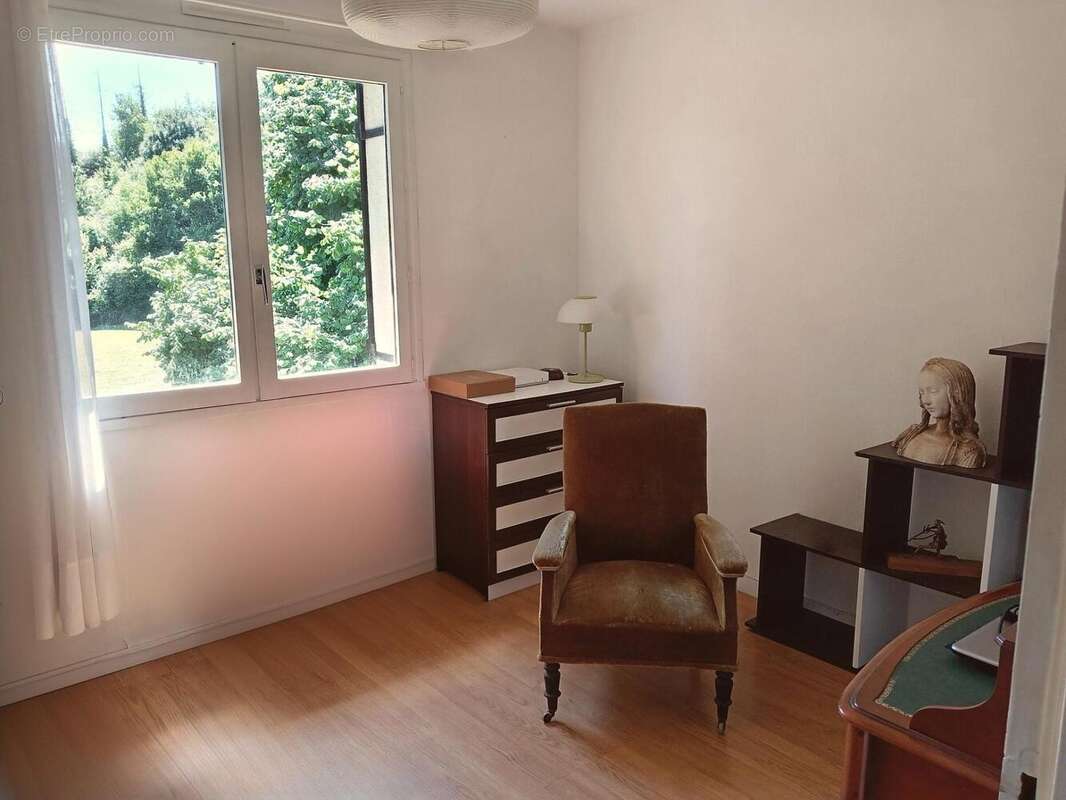 Photo 6 - Maison à COURS-LES-BARRES