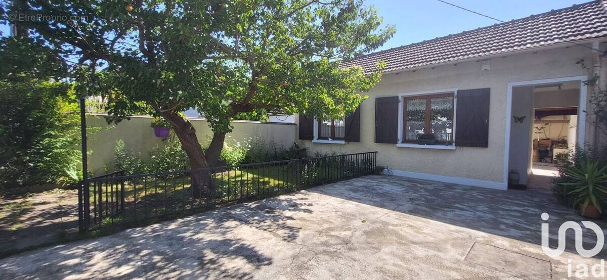 Photo 1 - Maison à LE BLANC-MESNIL