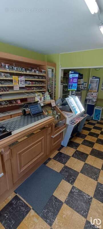 Photo 3 - Commerce à ISBERGUES