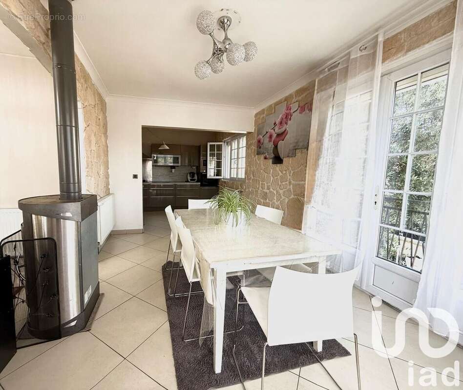 Photo 3 - Maison à CHANTELOUP-LES-VIGNES